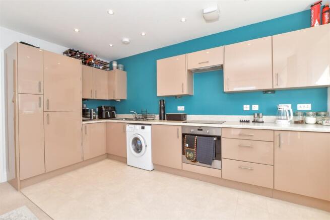 Lounge/ Kitchen