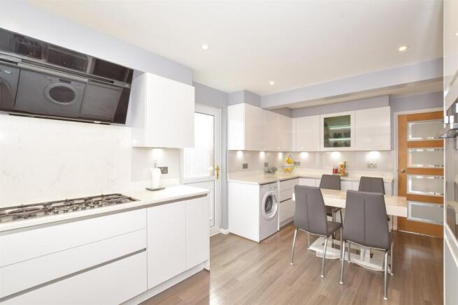 Kitchen/ Breakfast Room