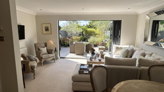 Lounge We