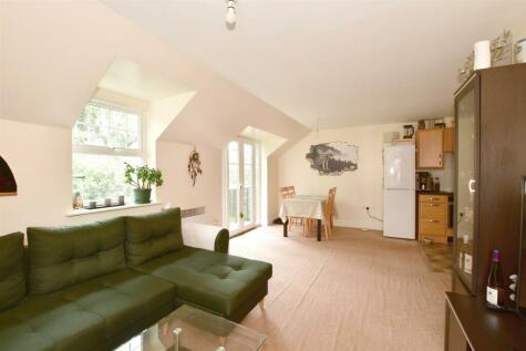 Crawley - 2 bedroom apartment for sale