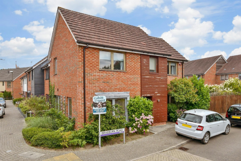 Braeburn Road, Crawley, West Sussex