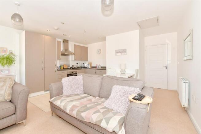 Lounge/Kitchen
