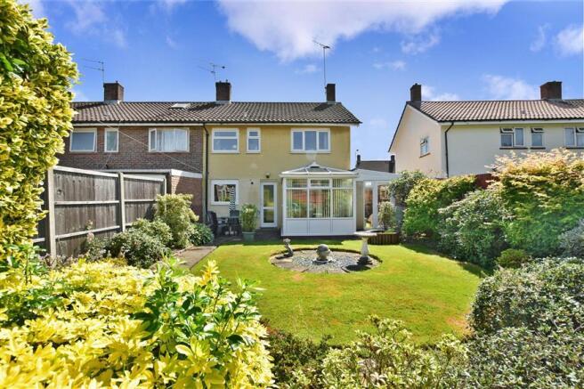 3 bedroom end of terrace house for sale in Ashdown Drive, Tilgate ...