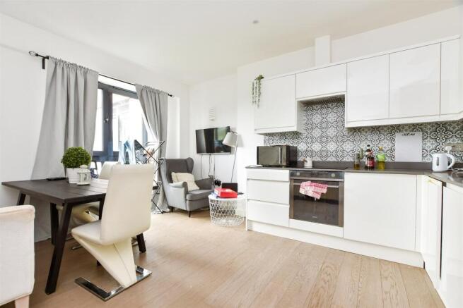Kitchen/ Lounge