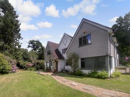 Snow Hill, Copthorne, Surrey