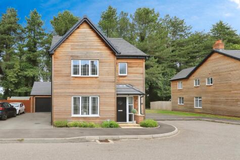 Red Oak Drive, Lea Castle, KIDDERMINSTER