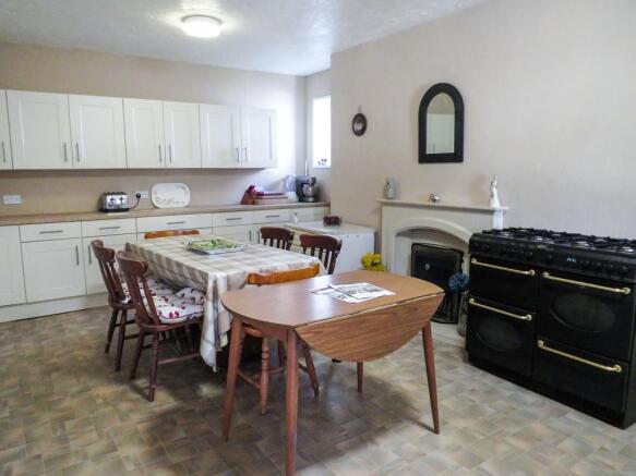 6 Bedroom Cottage For Sale In Kelly Cottages Turnchapel Plymouth