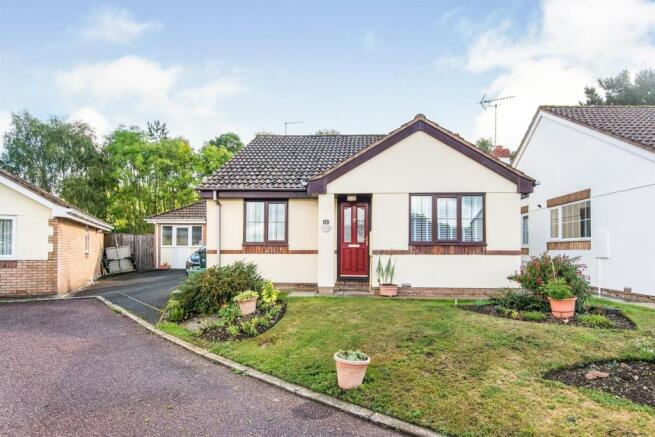 3 Bedroom Detached Bungalow For Sale In Belmont Close Kingsteignton