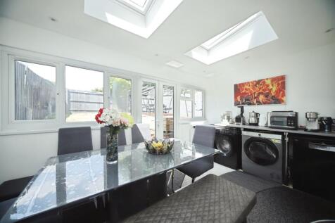 Lyngford Square, TAUNTON