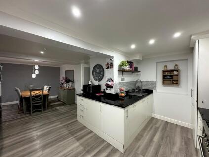 Dowell Close, TAUNTON