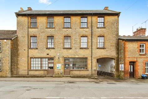 Glovers Close, Milborne Port, SHERBORNE