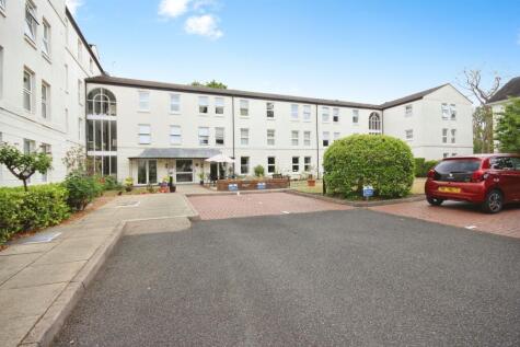 Binswood Avenue, Leamington Spa