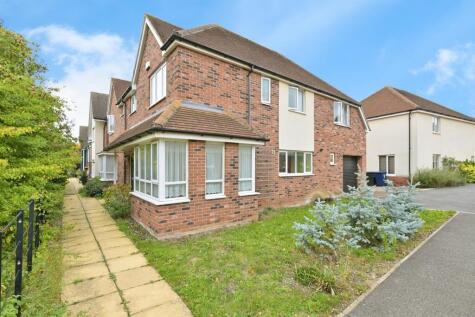 Wood Ridge Crescent, ST. NEOTS