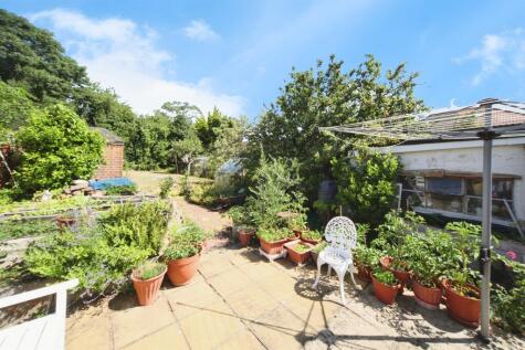 Cranleigh Gardens, Luton