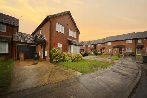 Fieldfare Green, Luton