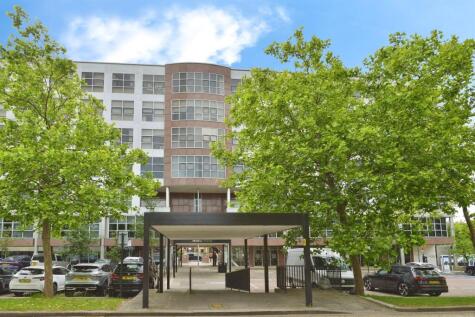 Silbury Boulevard, Milton Keynes