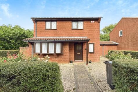 Lodge Gate, Great Linford, Milton Keynes
