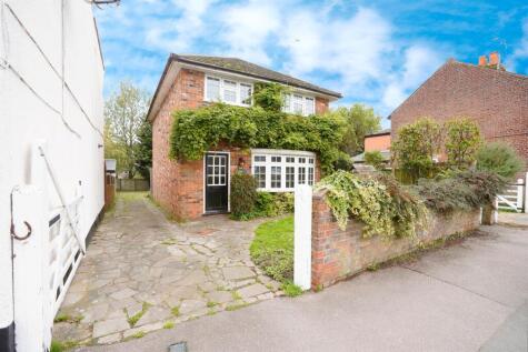 Front Street, Slip End, Luton