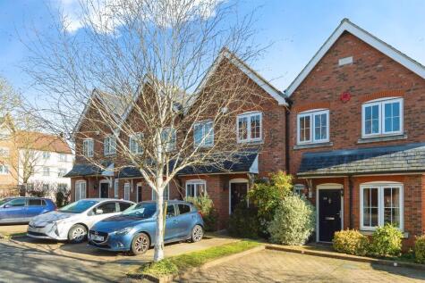 Great North Road, HATFIELD