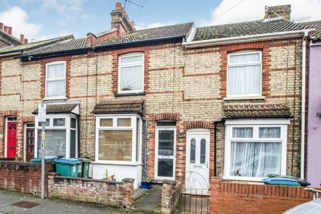 2 bedroom terraced house for sale in Liverpool Road, Watford, WD18