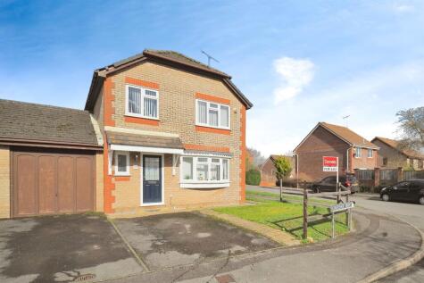 Kingfisher Drive, Durrington, SALISBURY