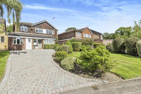 Magnaville Road, Bushey Heath, Bushey