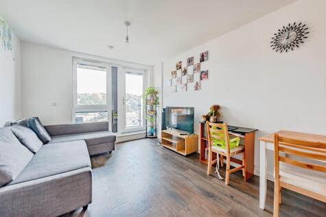 Marketfield Way, Redhill