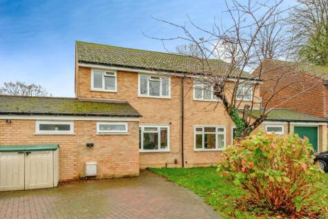 Wesley Close, Horley