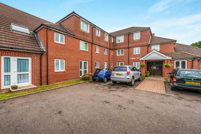 1 bedroom retirement property for sale in Gales Drive, Crawley, RH10