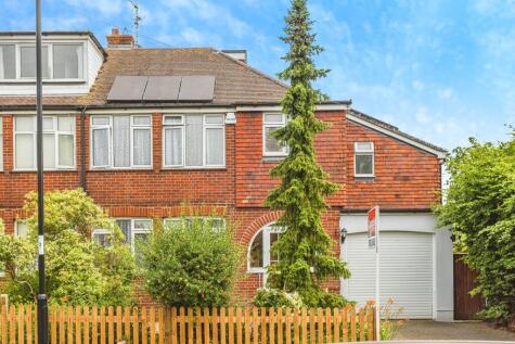 St. Johns Avenue, Burgess Hill