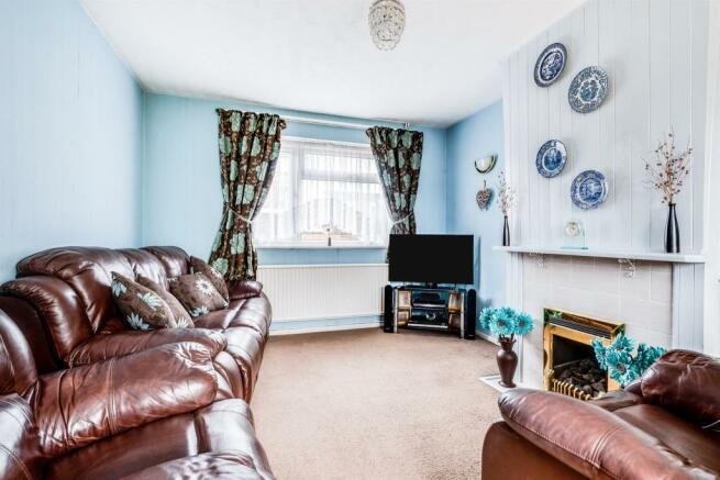 3 Bedroom End Of Terrace House For Sale In Barns Road Cowley