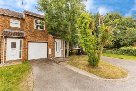 Chilcombe Way, Lower Earley, READING