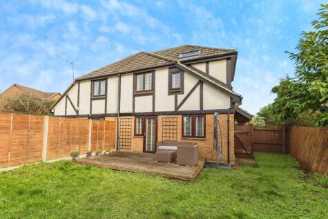 Ratby Close, Lower Earley, READING