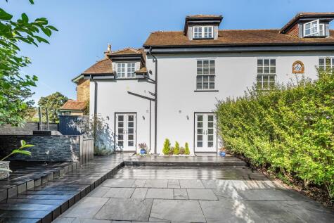 Boulters Lock Island, Maidenhead