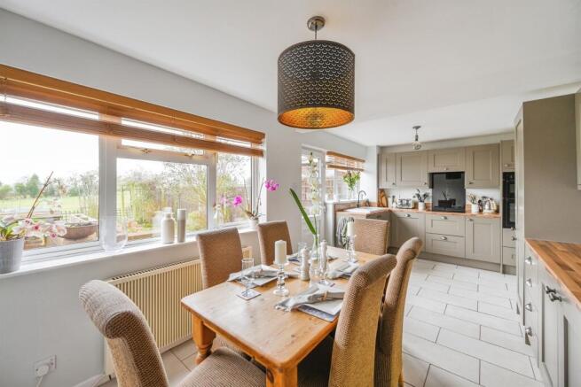 Kitchen Diner: