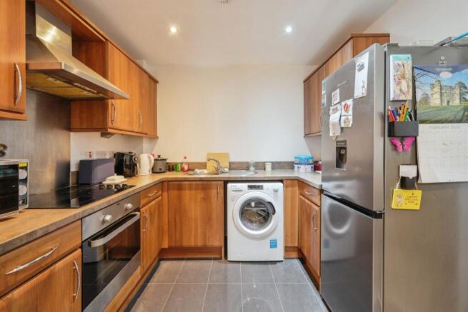 Kitchen Area: