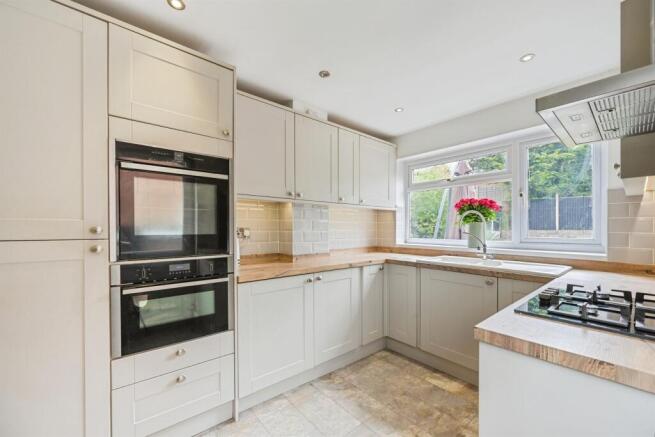 Kitchen: