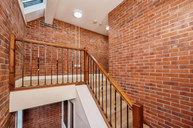 Private Entrance / Study Area: