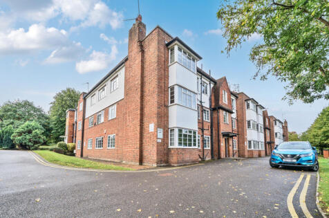 Mount Avenue, London