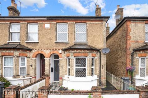 Feltham - 3 bedroom semi-detached house for sale