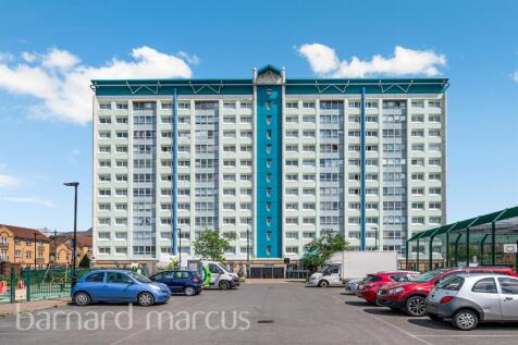 Lemon Grove, Feltham