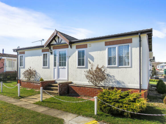 2 bedroom park  home  for sale in London Road Brandon  IP27