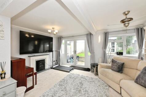 Buryholme, Broxbourne