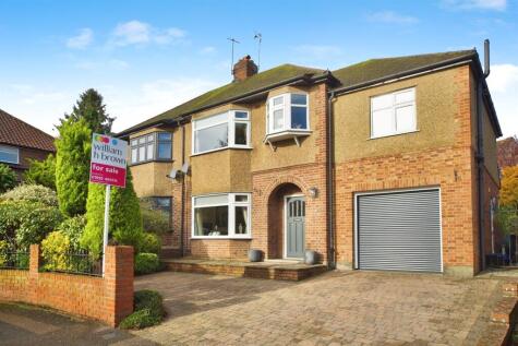 St. Davids Drive, Broxbourne