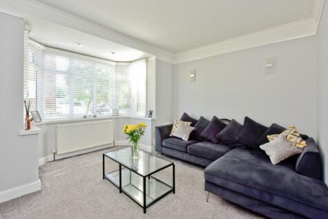 Oakleigh Road North, London