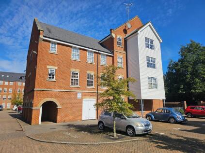 Florey Gardens, Aylesbury