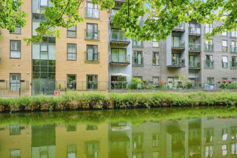 The Embankment, Nash Mills Wharf, HEMEL HEMPSTEAD