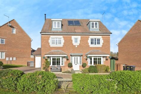 Gatekeepers Way, Watton At Stone, Hertford