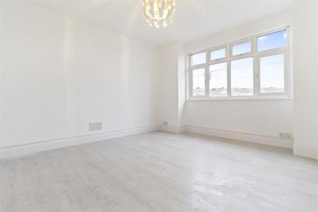 4. 91 Stamner Court-002.JPG