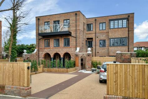 St. Andrews Square, Surbiton